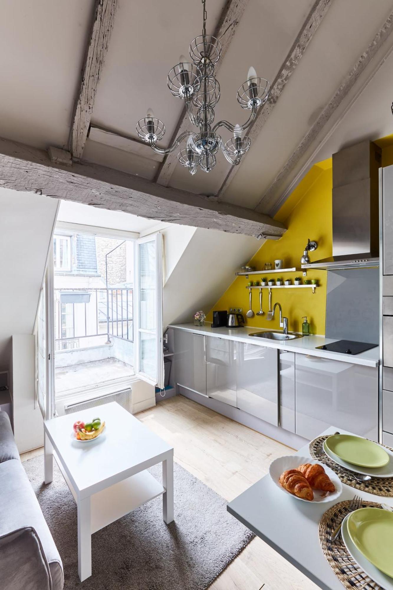 Place Des Vosges - 1Br With Balcony - Cityapartmentstay París Exterior foto