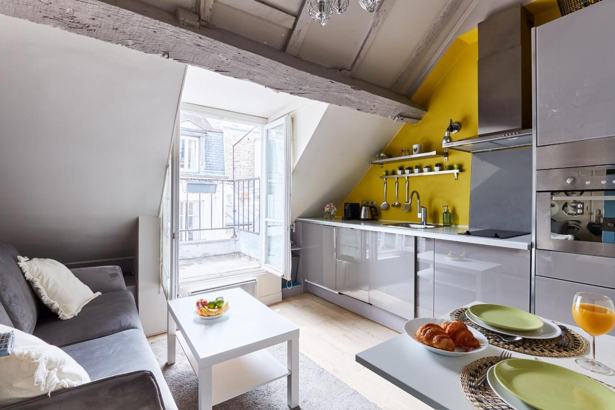 Place Des Vosges - 1Br With Balcony - Cityapartmentstay París Exterior foto